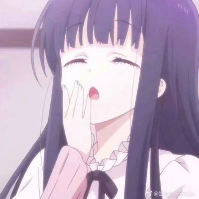 老师不慎滑倒2岁孩子被砸骨折